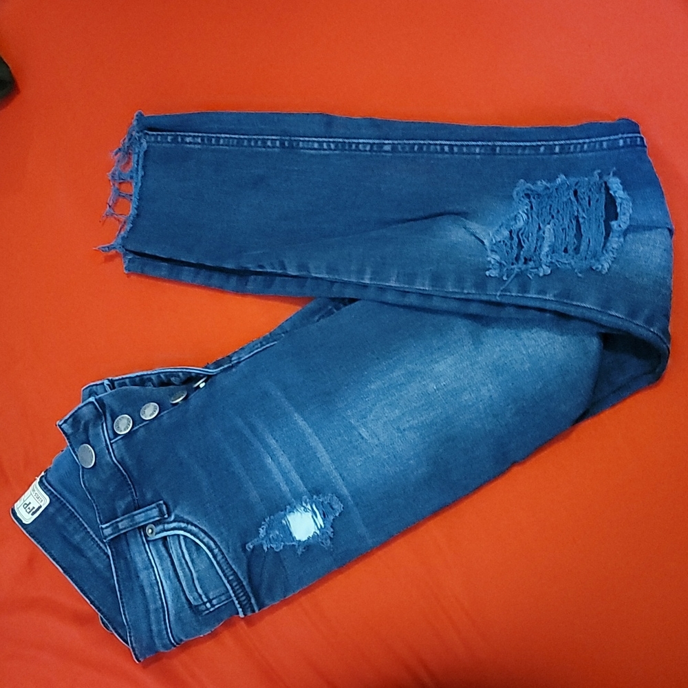 Free People destroyed Ragen Button Front   Jeans 👖